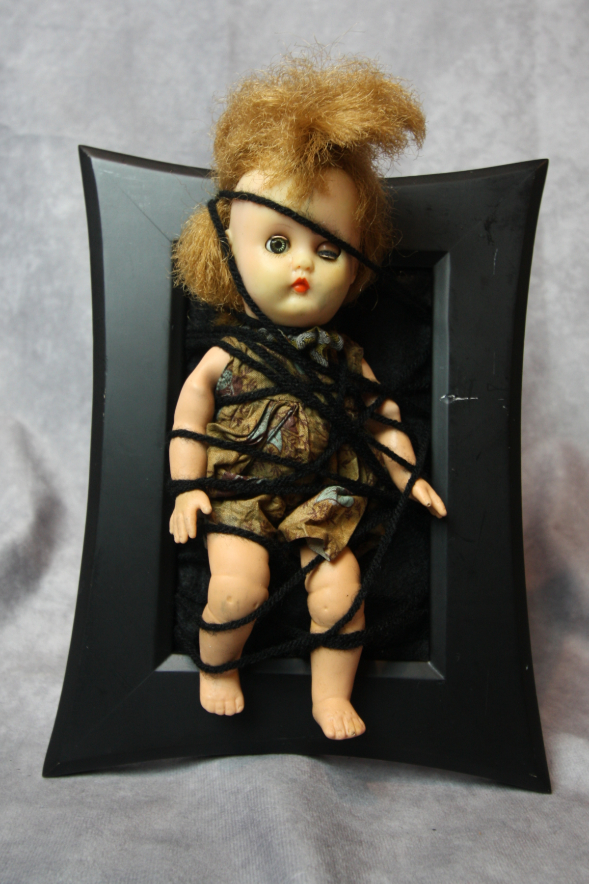 Creepy Doll Picture Frame | Halloween Frame Decoration | Ruth GrimlyGala #50 – 7 x 9 Inch